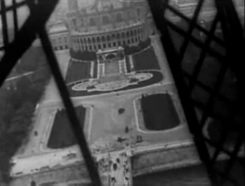 Panorama pendant l'ascension de la Tour Eiffel