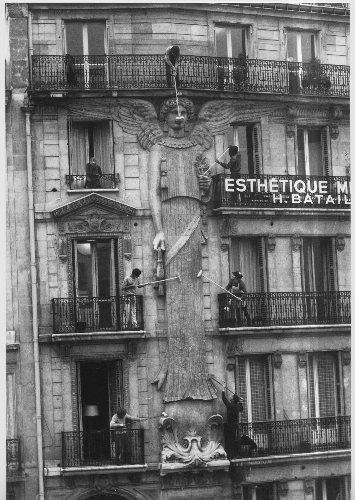 Les dites cariatides bis